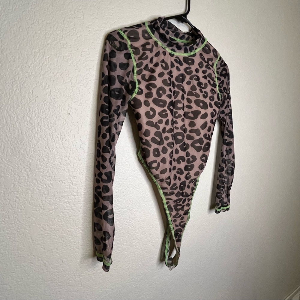 Leopard Animal Print Mock Neck Long Sleeve Bodysuit Size Medium Fits Small - Picture 6 of 14